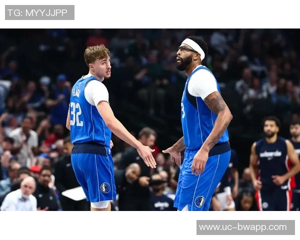 独行侠首发阵容稳定弗拉格继续控卫搭档克莱华盛顿浓眉与莱夫利